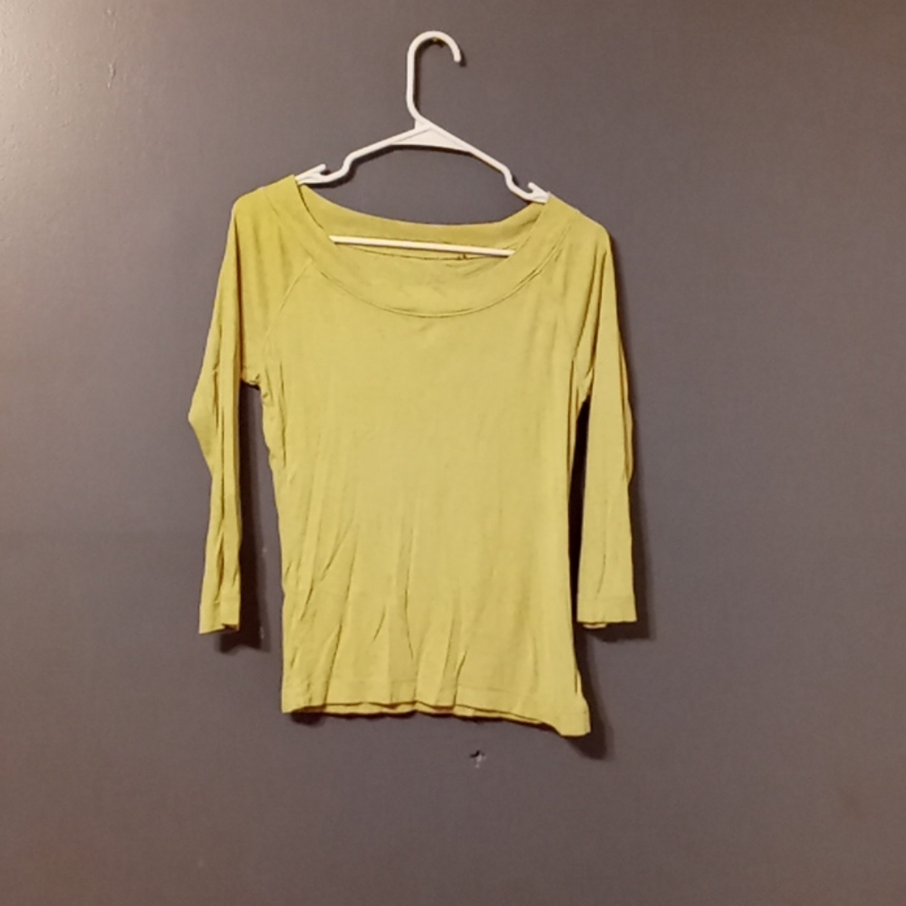 Wide neck long sleeve tee shirt